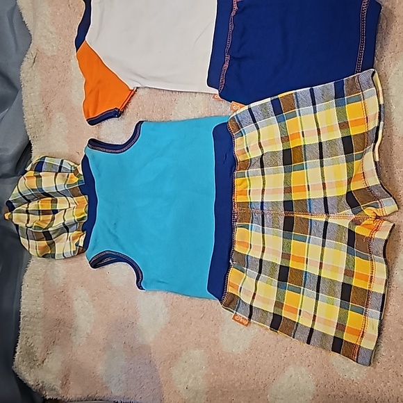 F Mickey Mouse Set of 2 bundled shorts and shirts 3 to 6 mos N W/o tags Disney - Picture 10 of 12